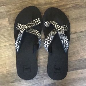 Brand new women’s Teva slide on sandals